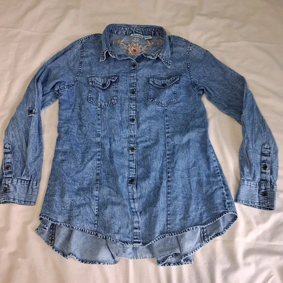 Nostalgia Womens M Embroidered Back Denim Chambray Button Up Top Western Cowgirl - Picture 10 of 14
